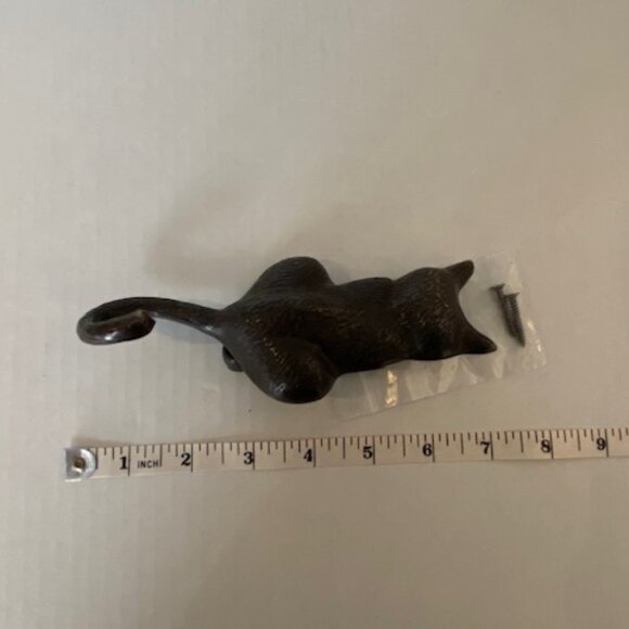 Solid Brass Cat Door knocker. Brand New with hanging hardware - Picture 7 of 8